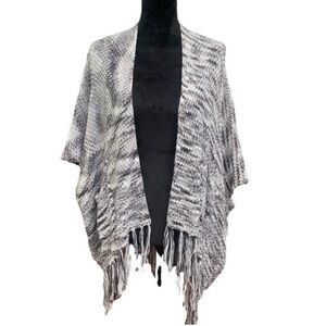 Lauren Michelle Soft Gray Sweater Wrap Poncho Shrug size Large